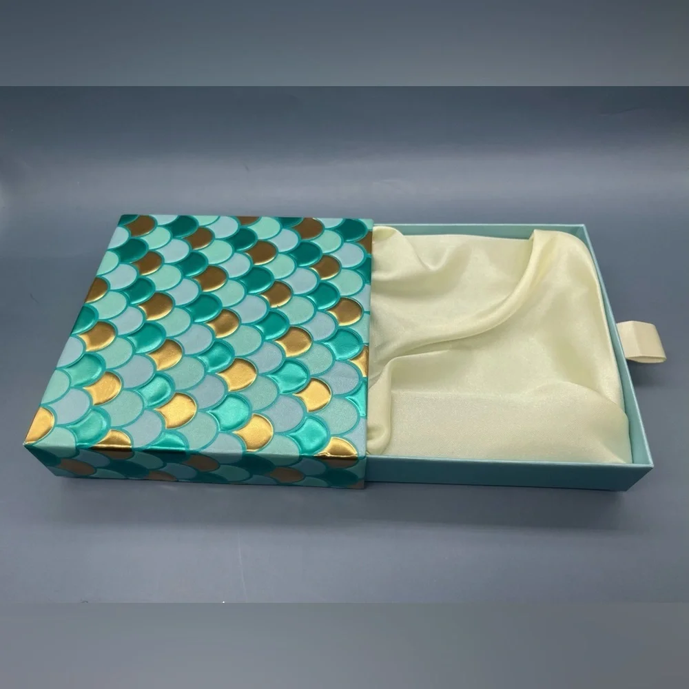 Mermaid Scale Gift Card Box, Teal and Gold, EUC